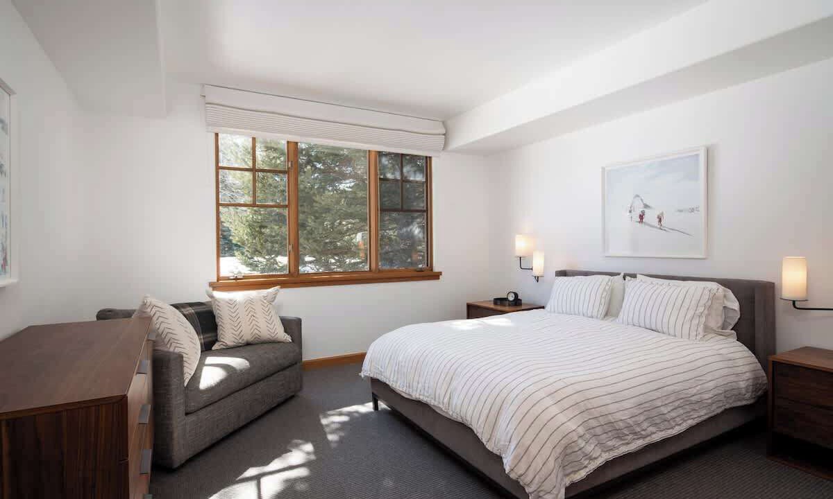 Photo of Bedroom in Elkhorn Village