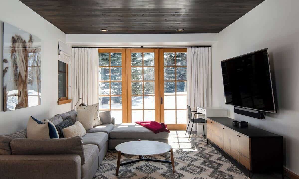 Photo of Livingroom in Elkhorn Village