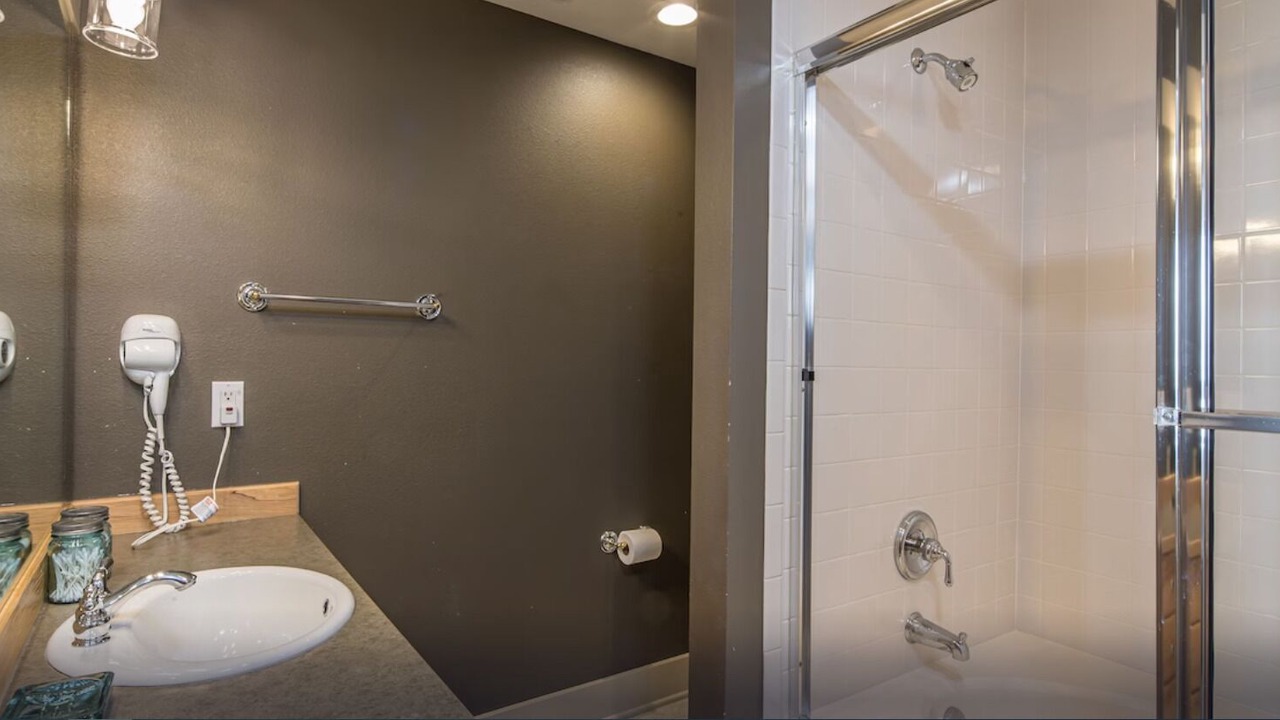 Photo of Bathroom in Saddle Ridge