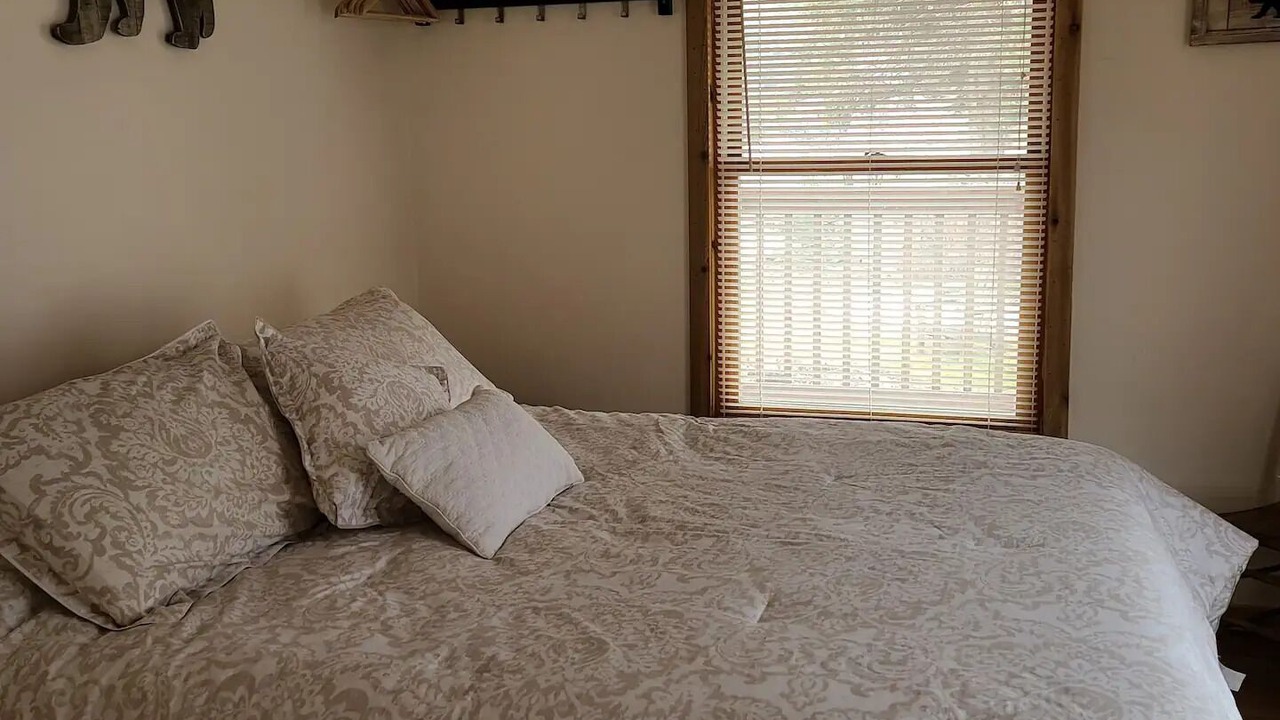Photo of Bedroom in Irwin