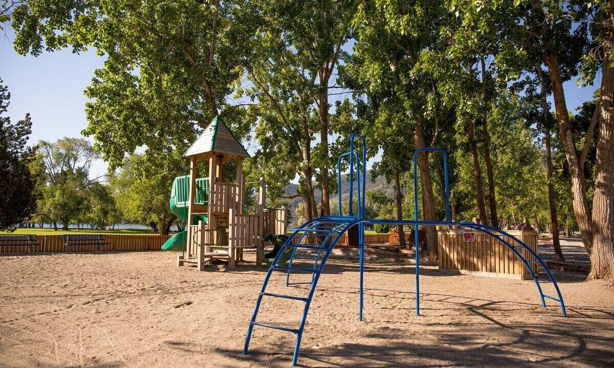 Photo of Others in Wapato Point
