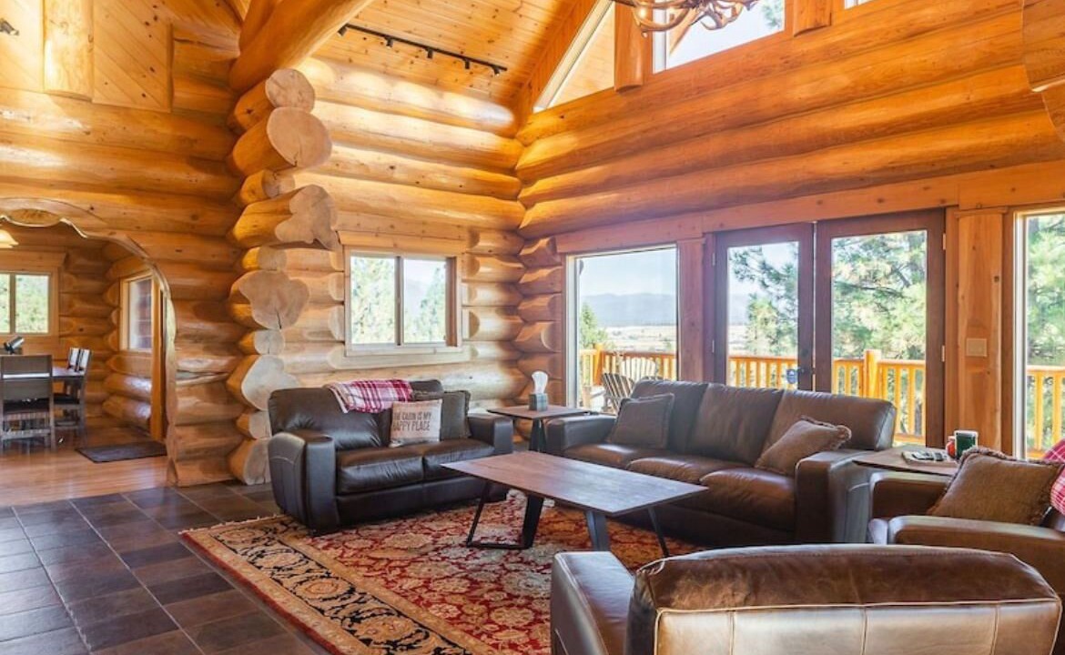 Photo of Livingroom in Garden Valley