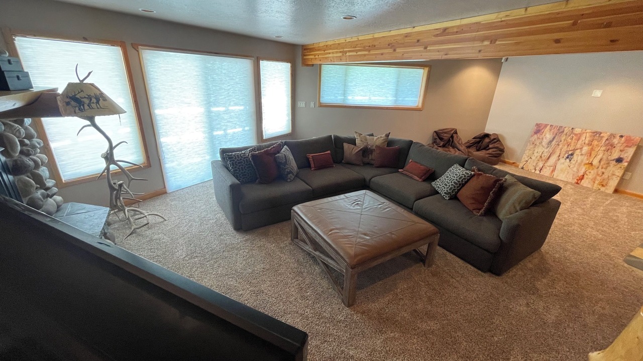 Photo of Livingroom in Harbor Village