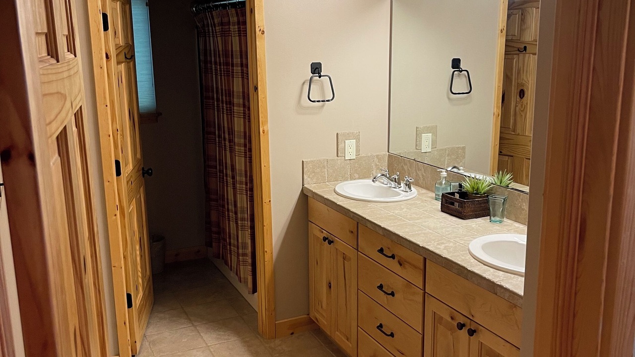 Photo of Bathroom in Harbor Village