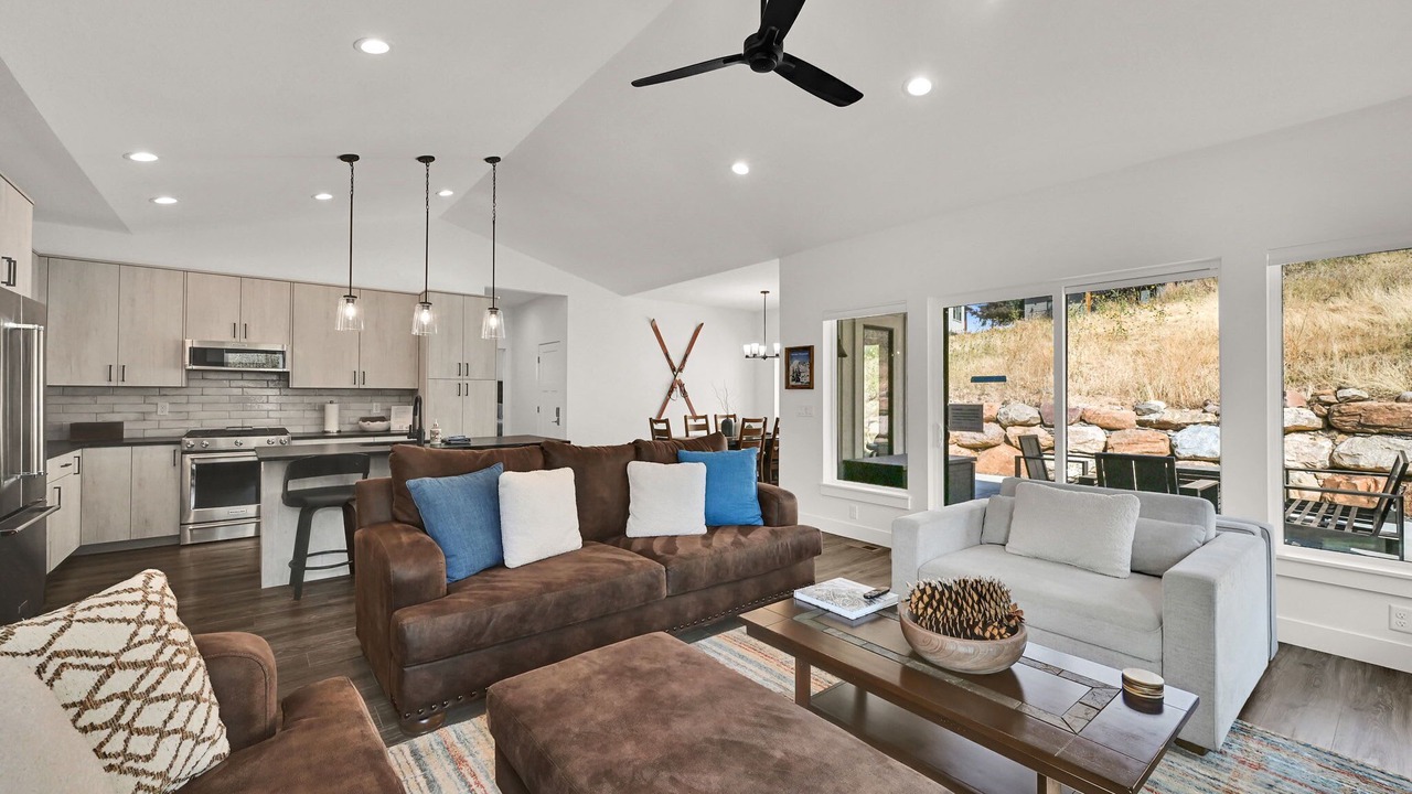 Photo of Livingroom in Wolf Creek