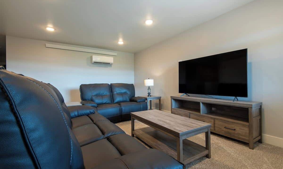 Photo of Livingroom in Victor
