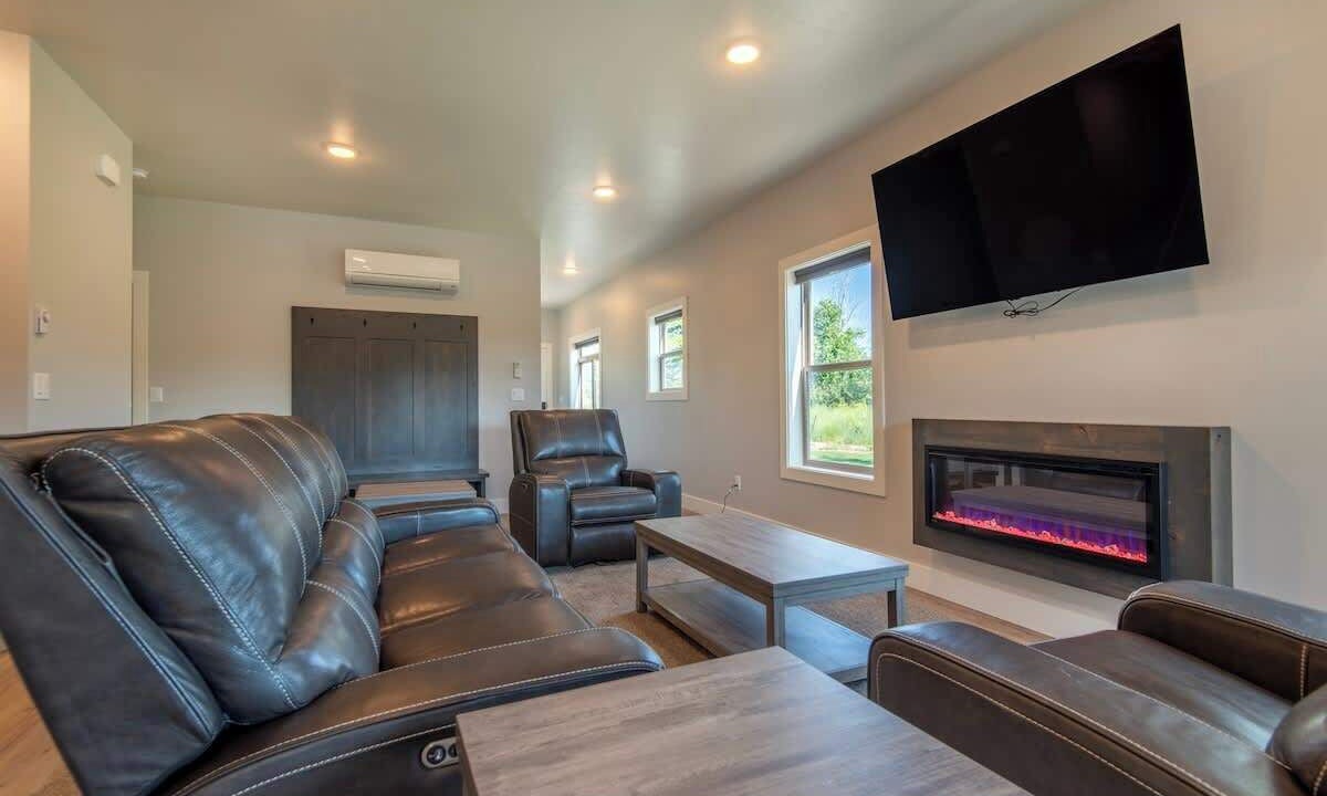 Photo of Livingroom in Victor