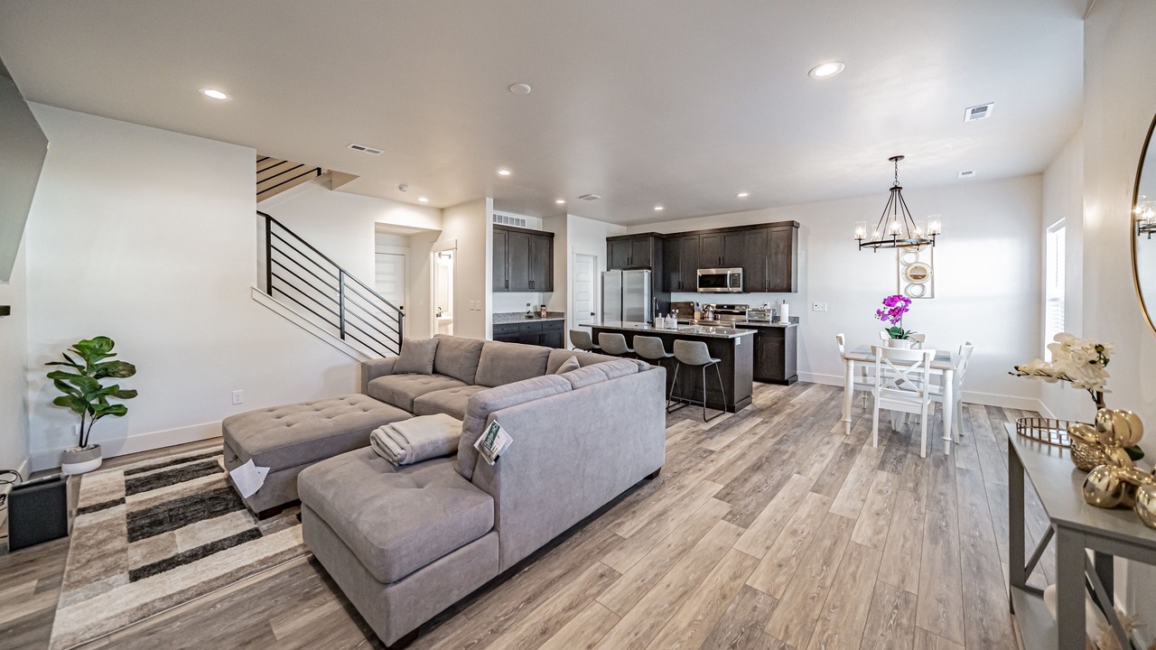 Photo of Livingroom in Ammon