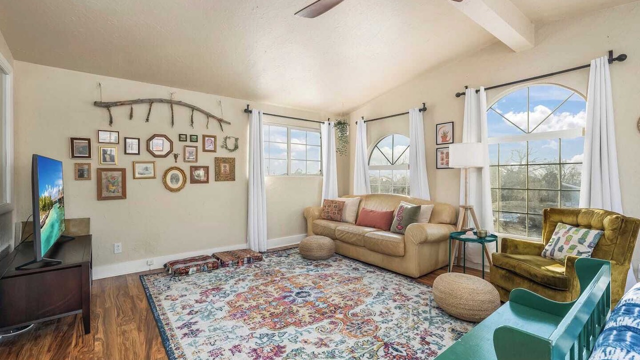 Photo of Livingroom in Layton