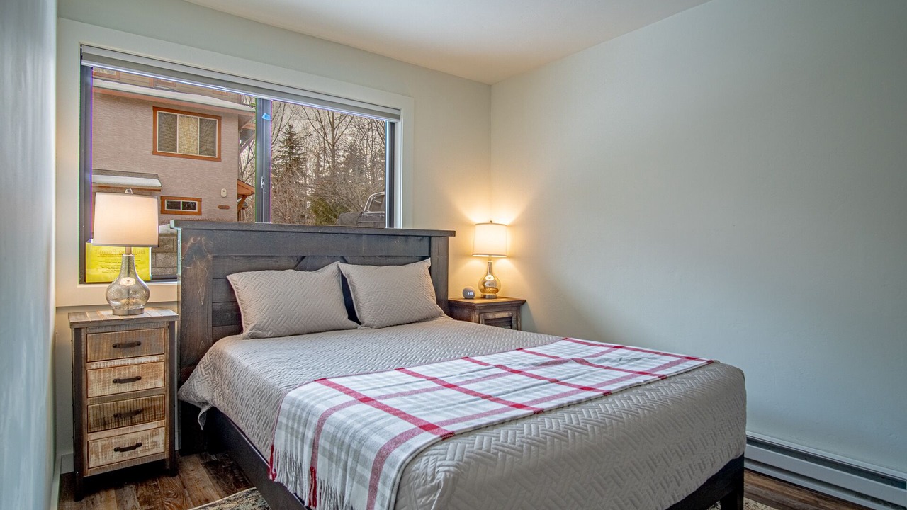 Photo of Bedroom in Warm Springs