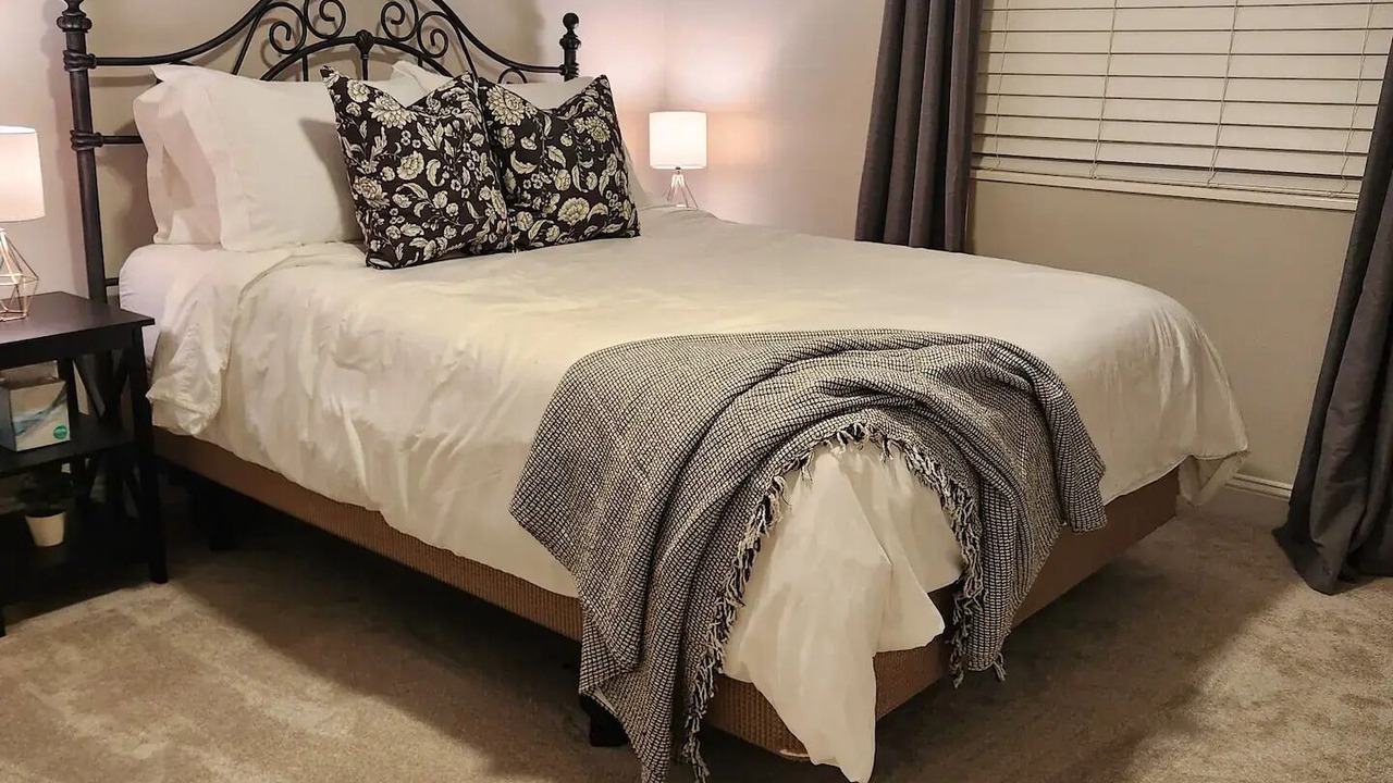 Photo of Bedroom in Springville