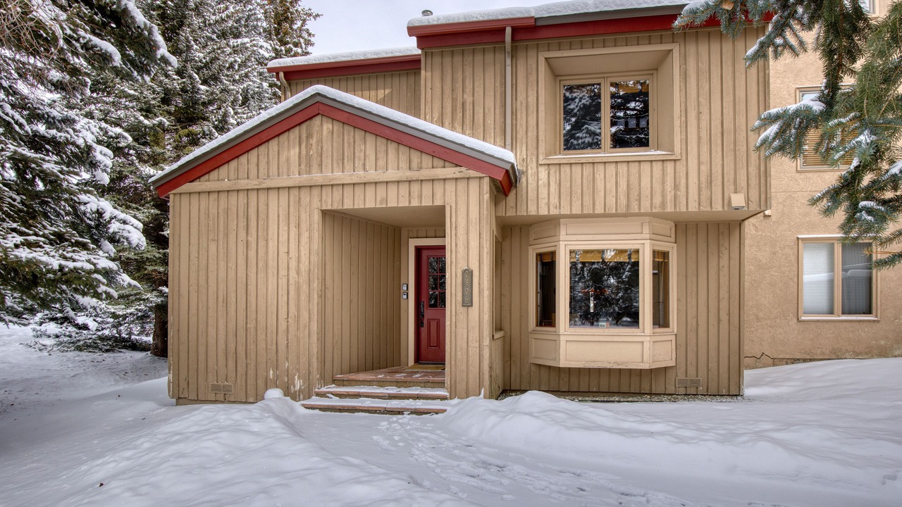Photo of Outdoor in Elkhorn Village