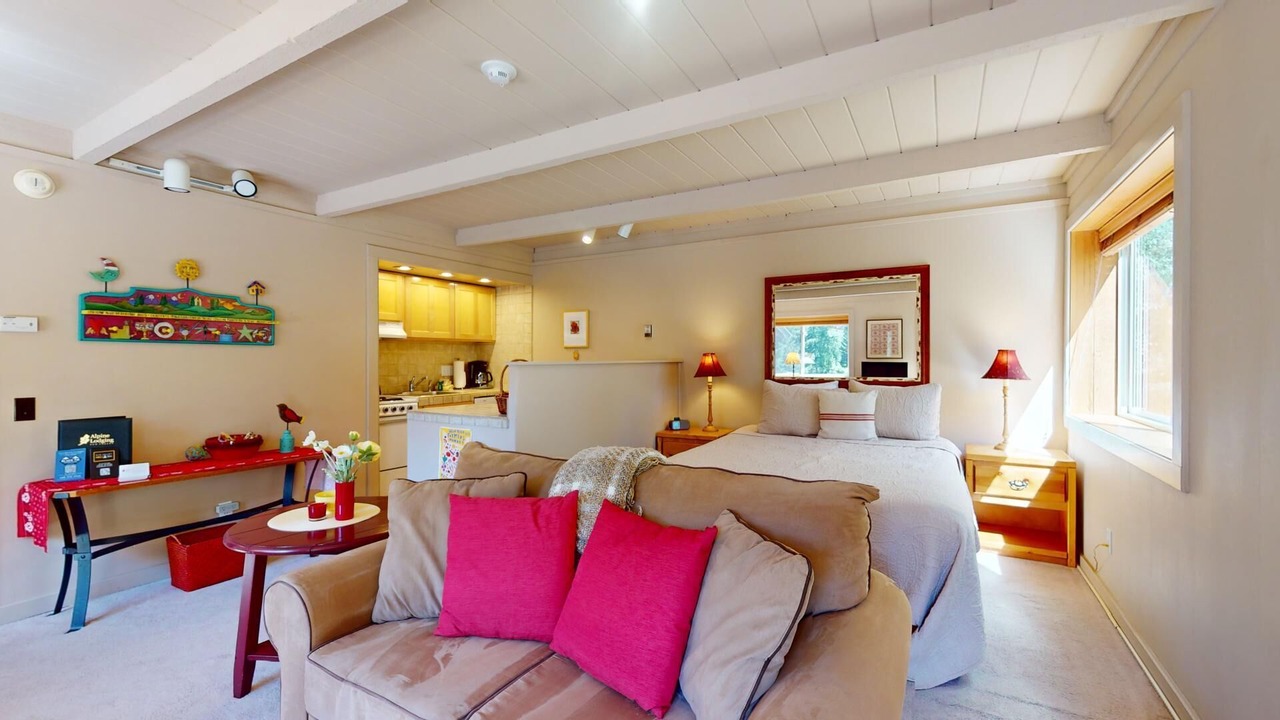 Photo of Livingroom in Elkhorn