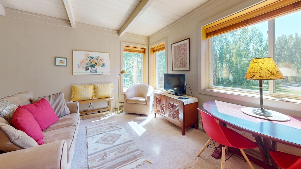 Photo of Livingroom in Elkhorn
