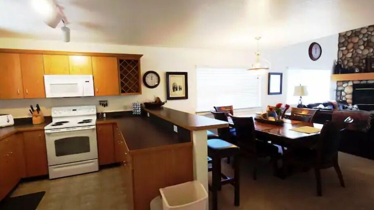 Photo of Kitchen in Gallatin Gateway