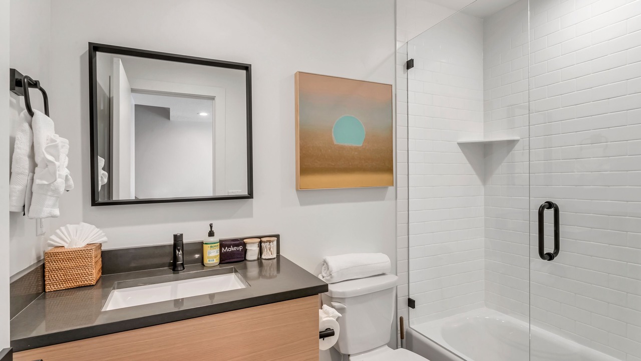 Photo of Bathroom in People's Freeway