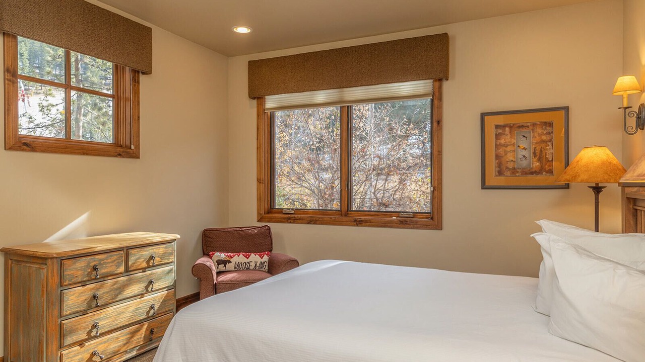 Photo of Bedroom in Warm Springs