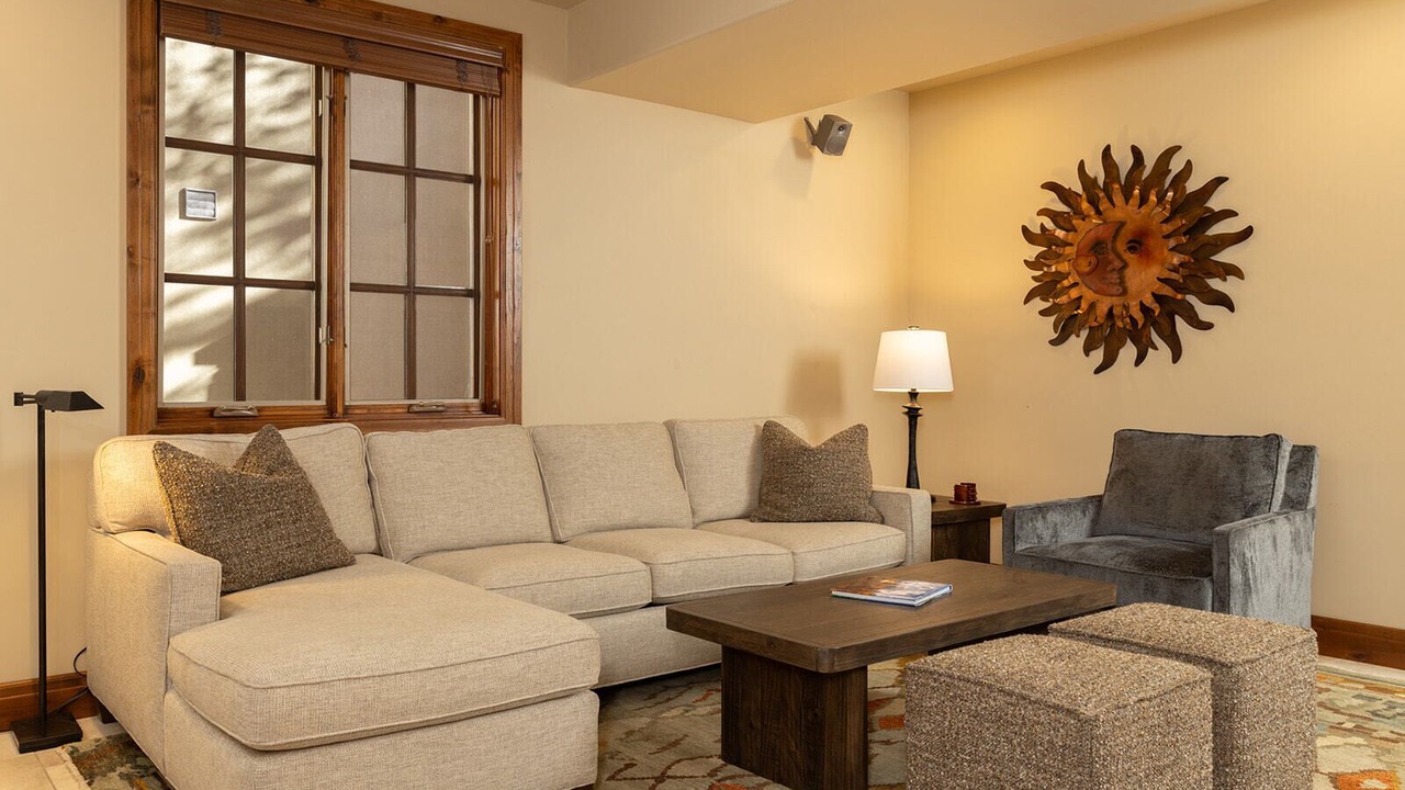 Photo of Livingroom in Warm Springs