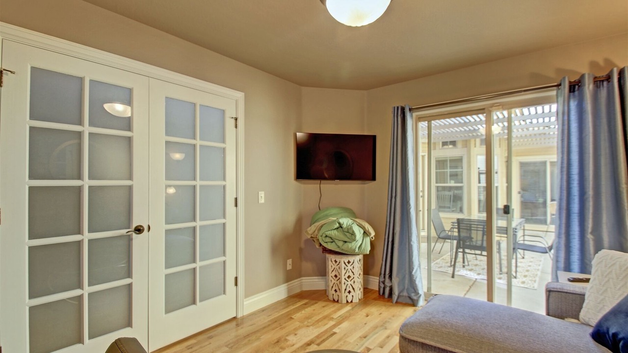Photo of Livingroom in Eagle