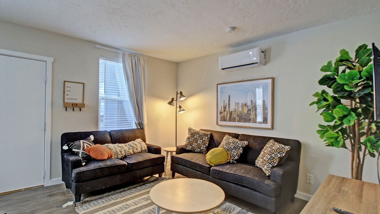 Photo of Livingroom in North End