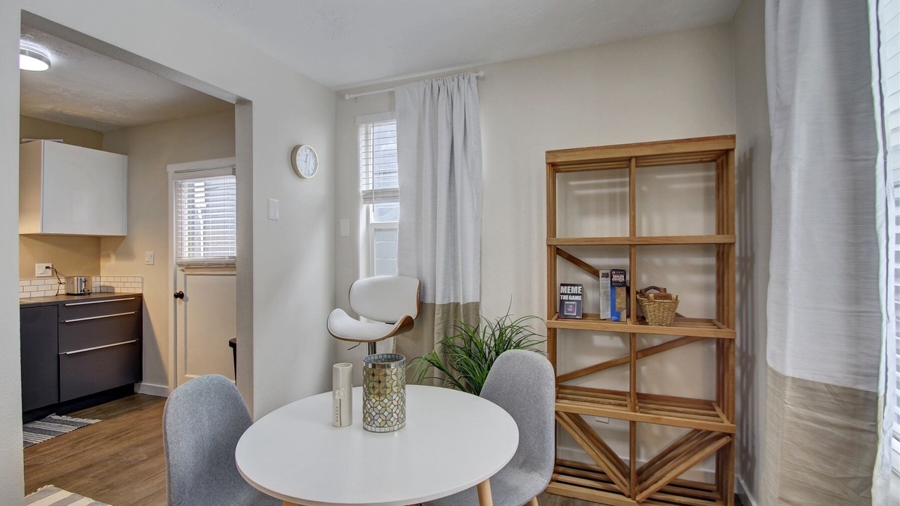 Photo of Livingroom in North End