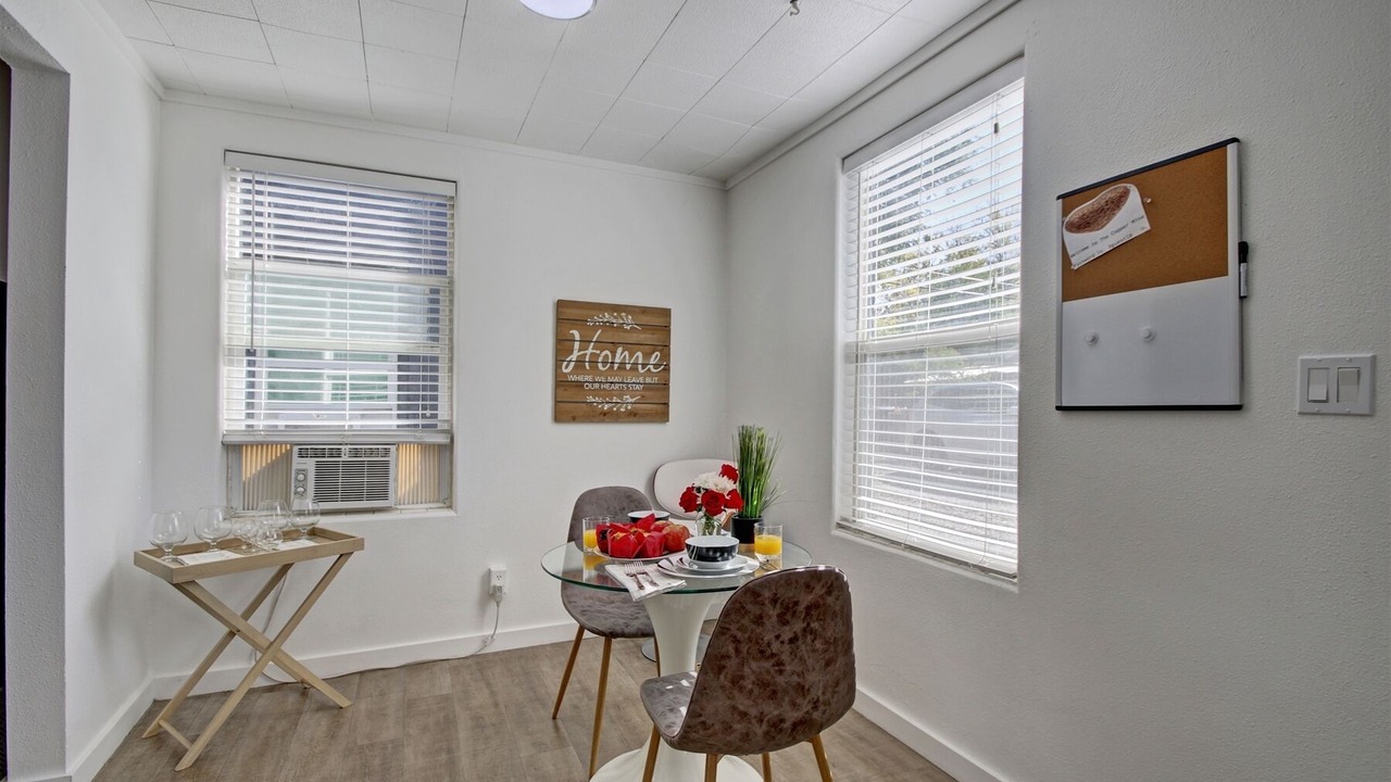 Photo of Livingroom in North End