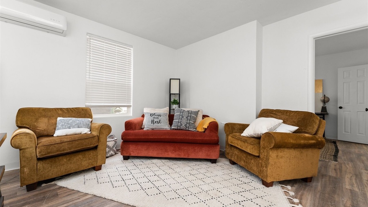 Photo of Livingroom in North End