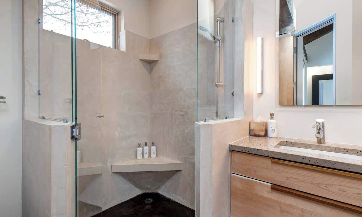 Photo of Bathroom in Twin Creeks