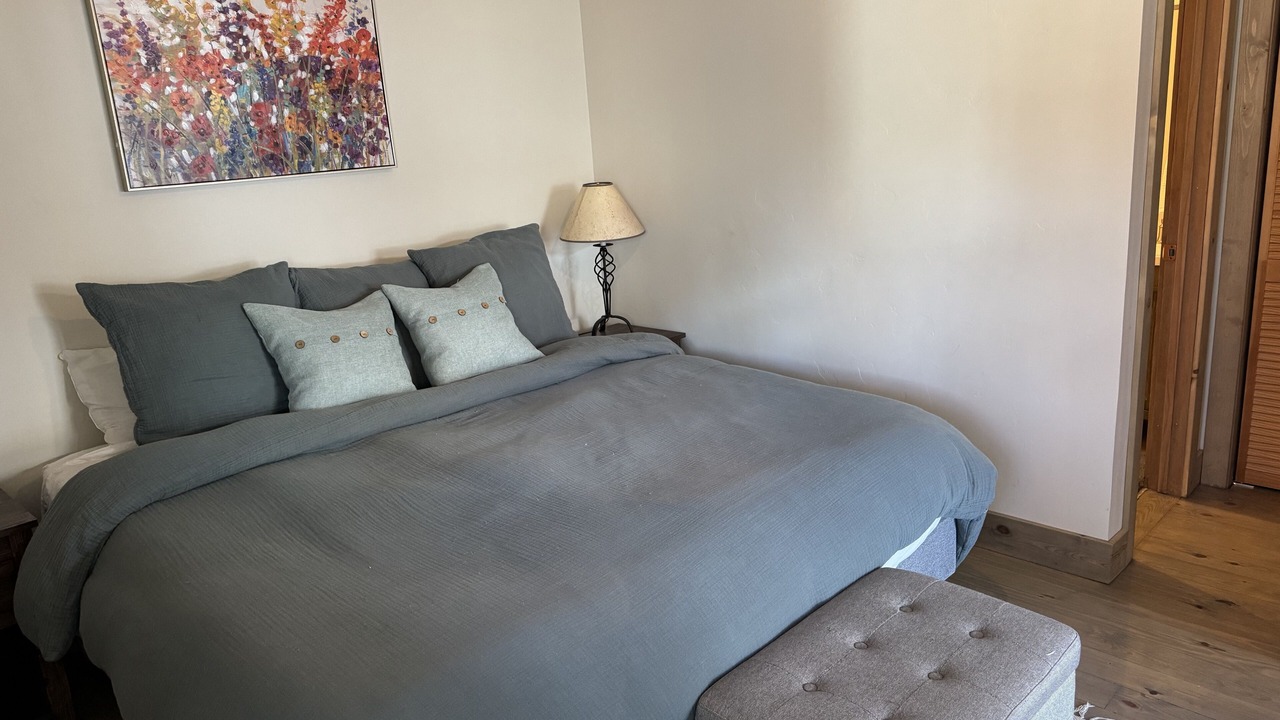 Photo of Bedroom in Warm Springs