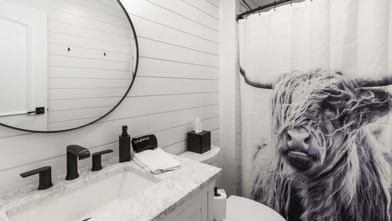 Photo of Bathroom in Emigrant