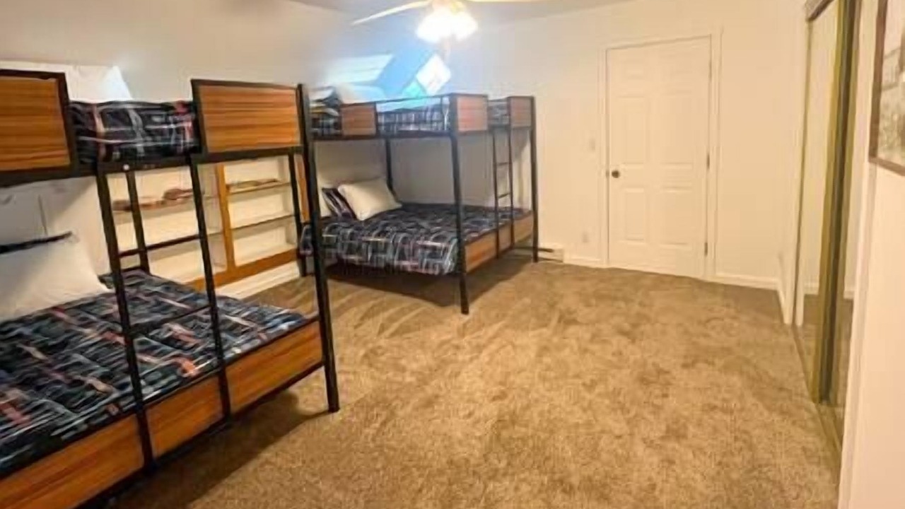 Photo of Bedroom in Alpine Northwest
