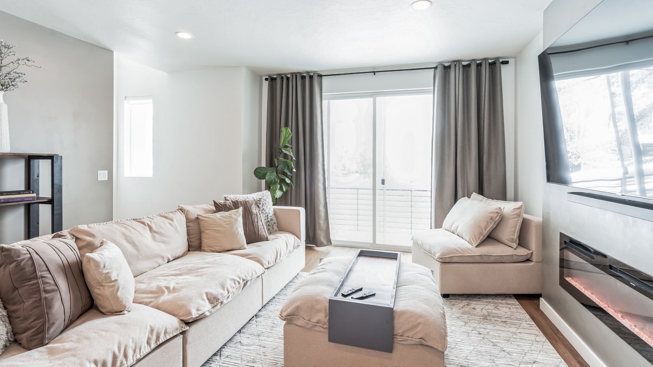 Photo of Livingroom in Layton