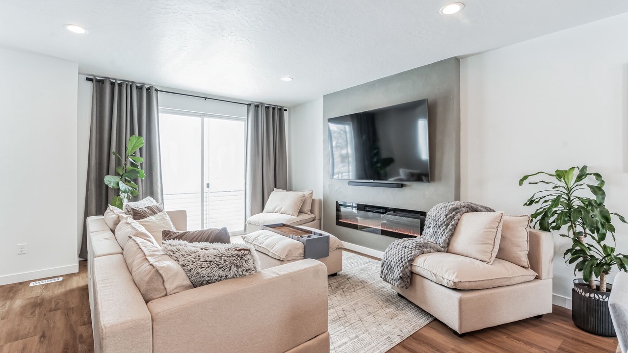 Photo of Livingroom in Layton
