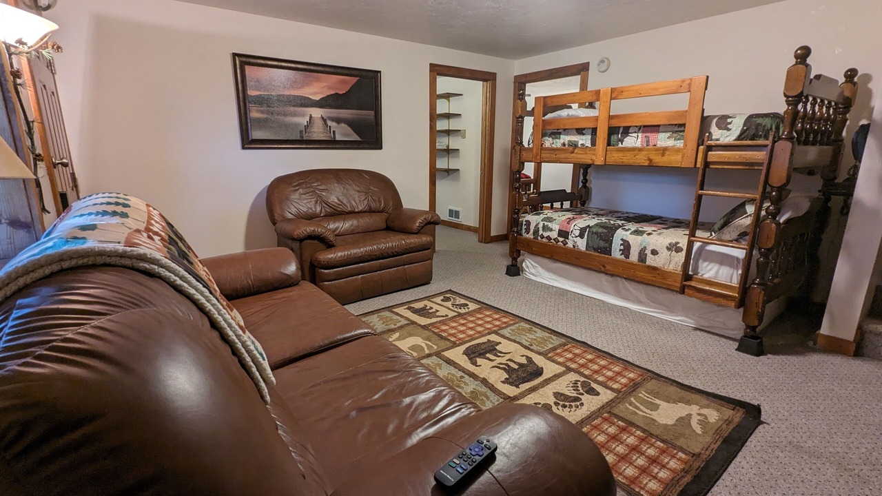 Photo of Livingroom in Irwin