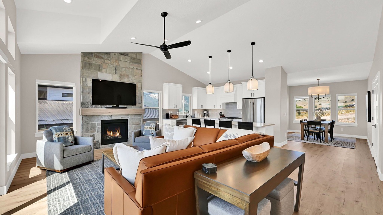 Photo of Livingroom in Wolf Creek