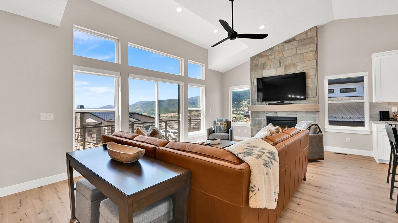 Photo of Livingroom in Wolf Creek