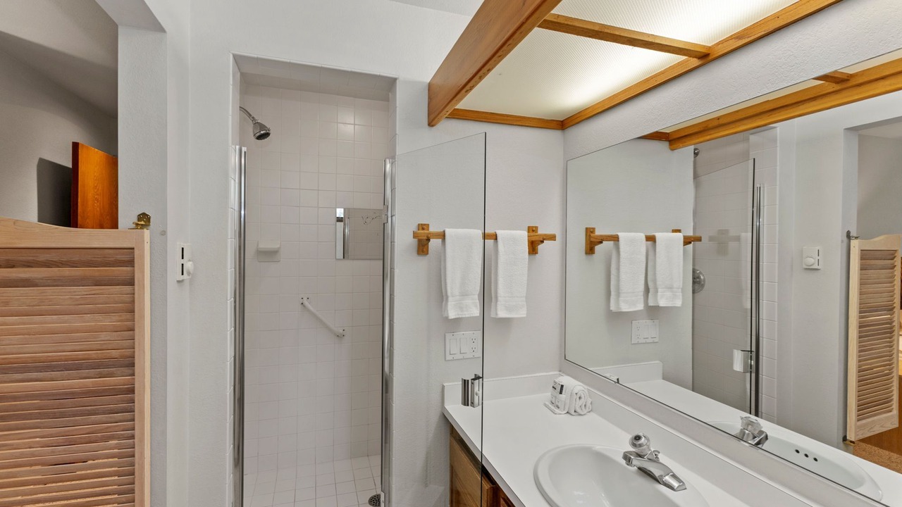 Photo of Bathroom in Elkhorn Village