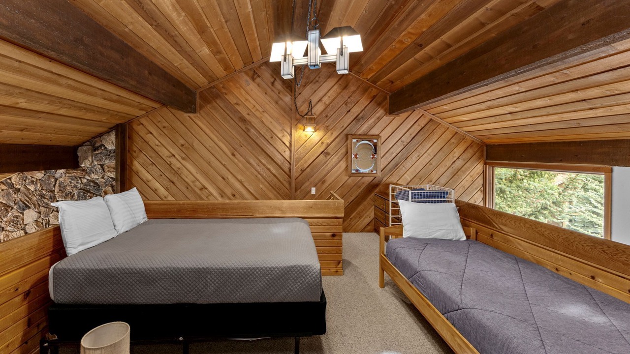Photo of Bedroom in Elkhorn Village
