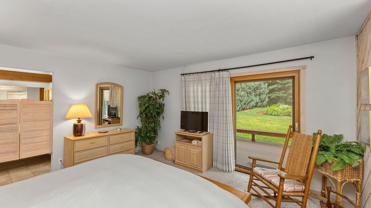 Photo of Bedroom in Elkhorn Village