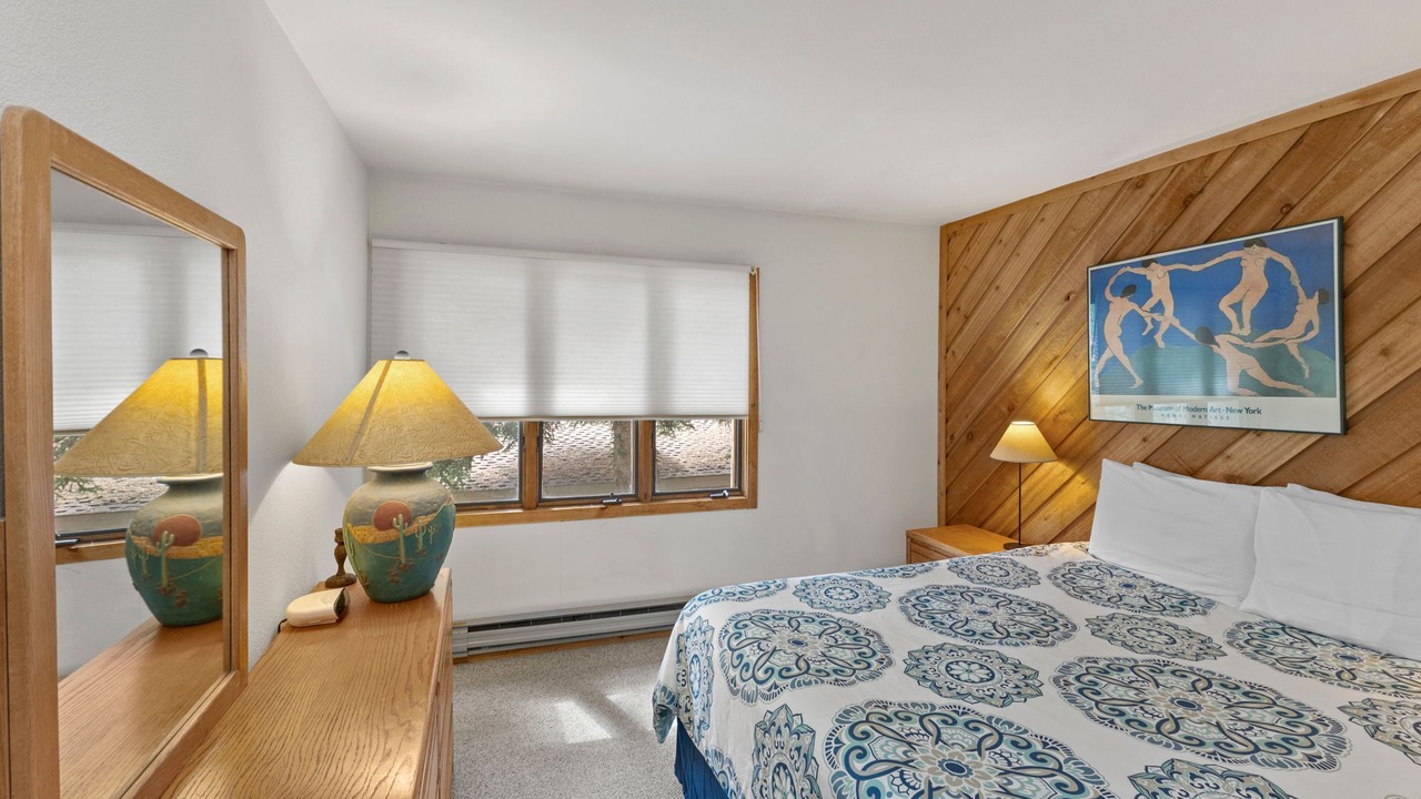 Photo of Bedroom in Elkhorn Village