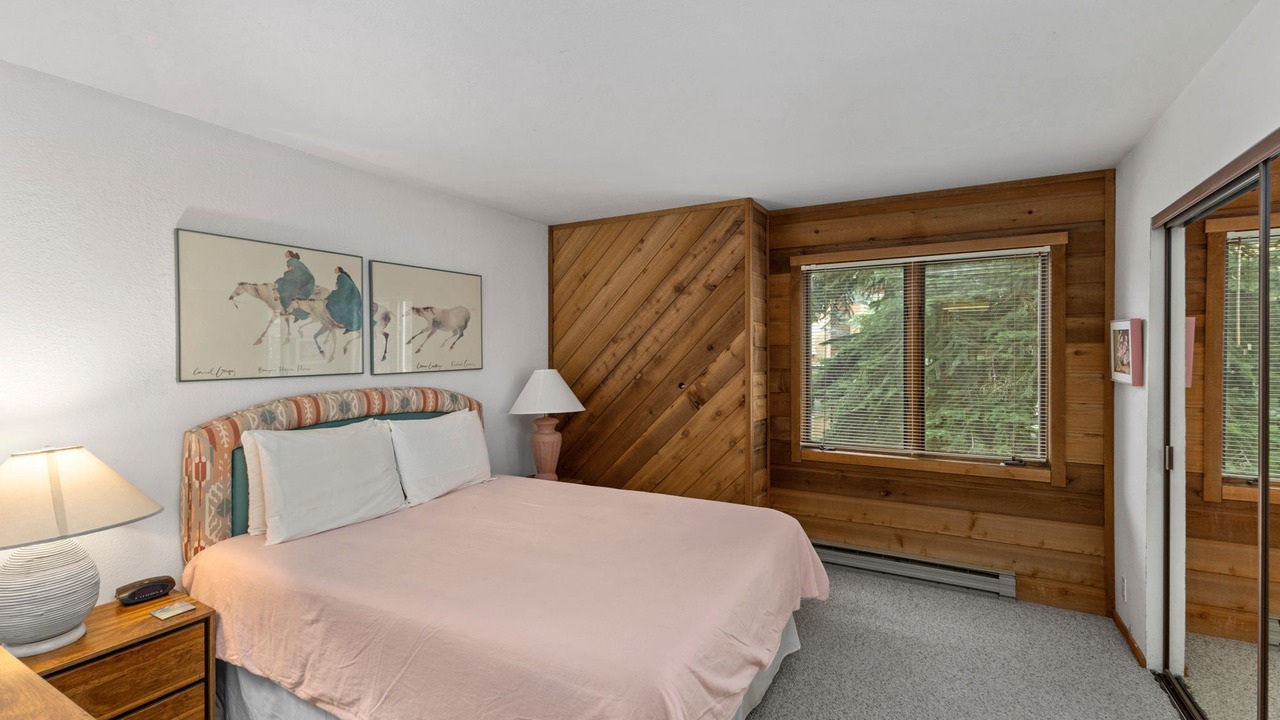 Photo of Bedroom in Elkhorn Village