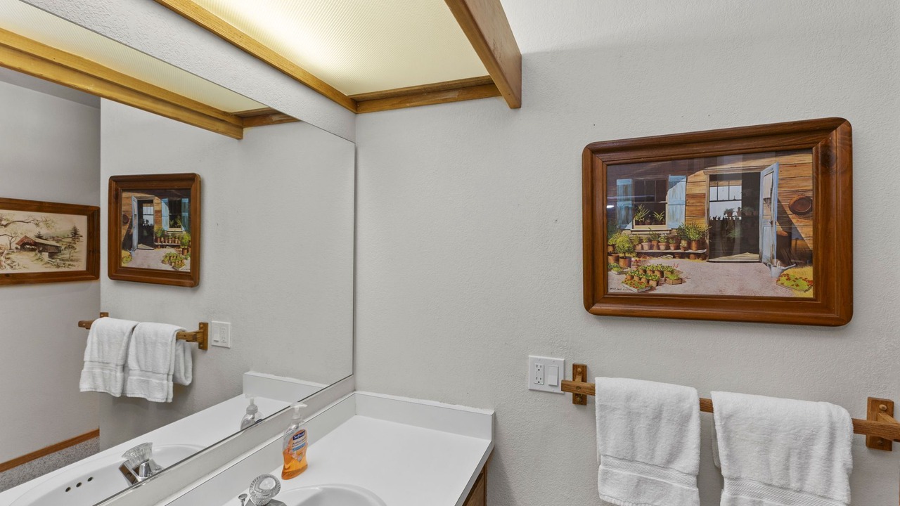 Photo of Bathroom in Elkhorn Village
