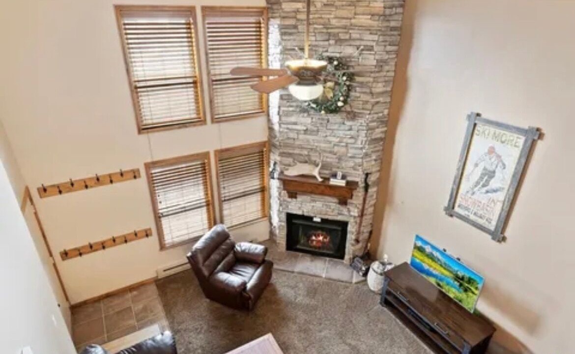 Photo of Livingroom in Wolf Creek