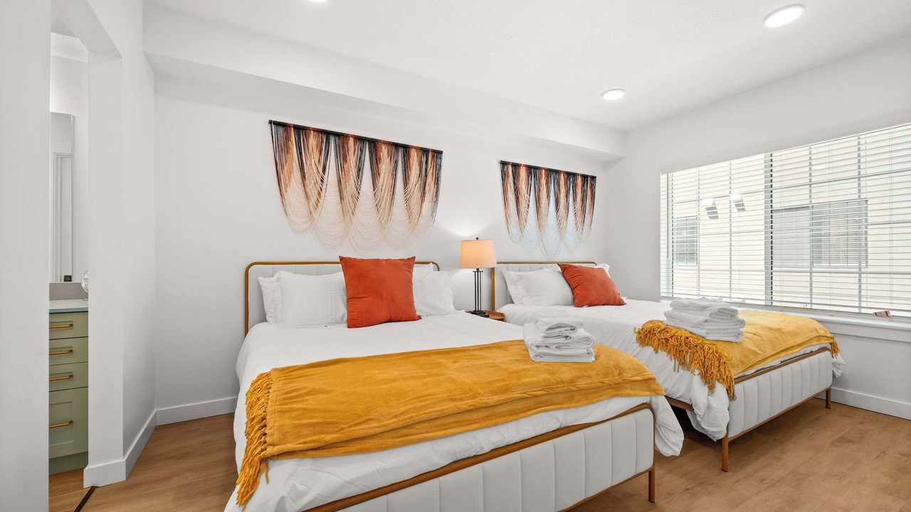 Photo of Bedroom in People's Freeway