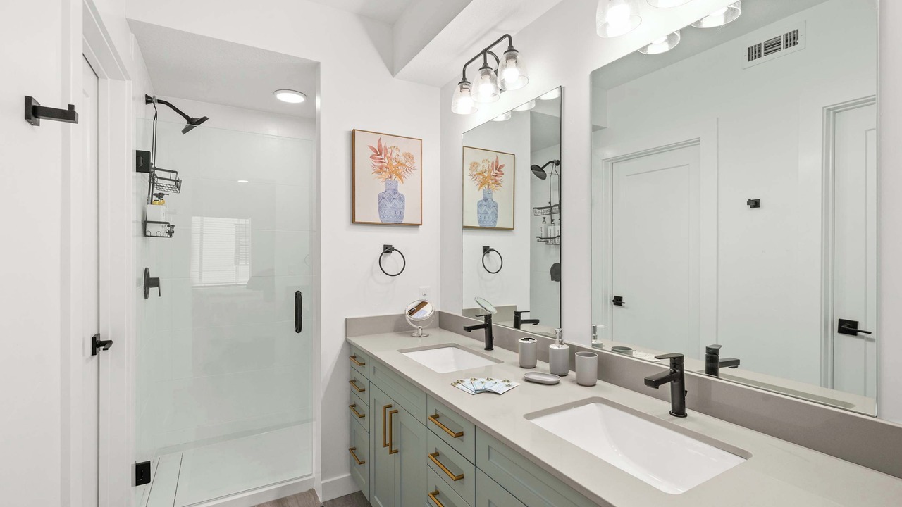 Photo of Bathroom in People's Freeway
