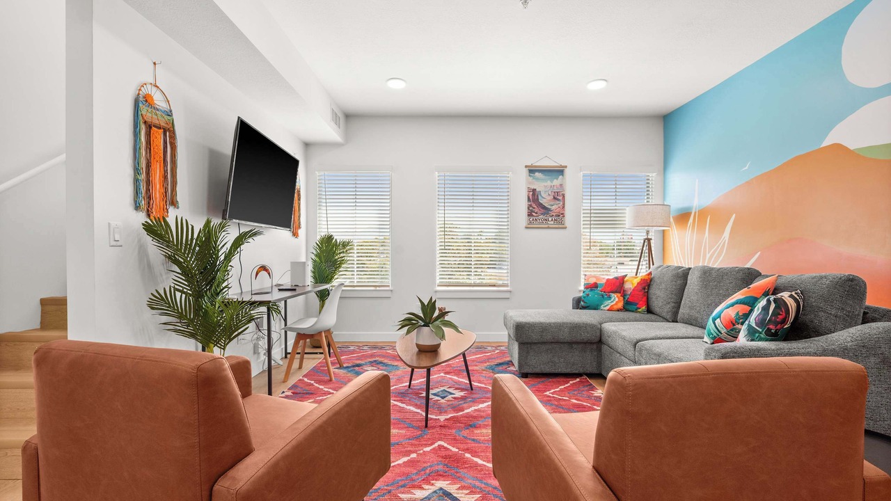 Photo of Livingroom in People's Freeway