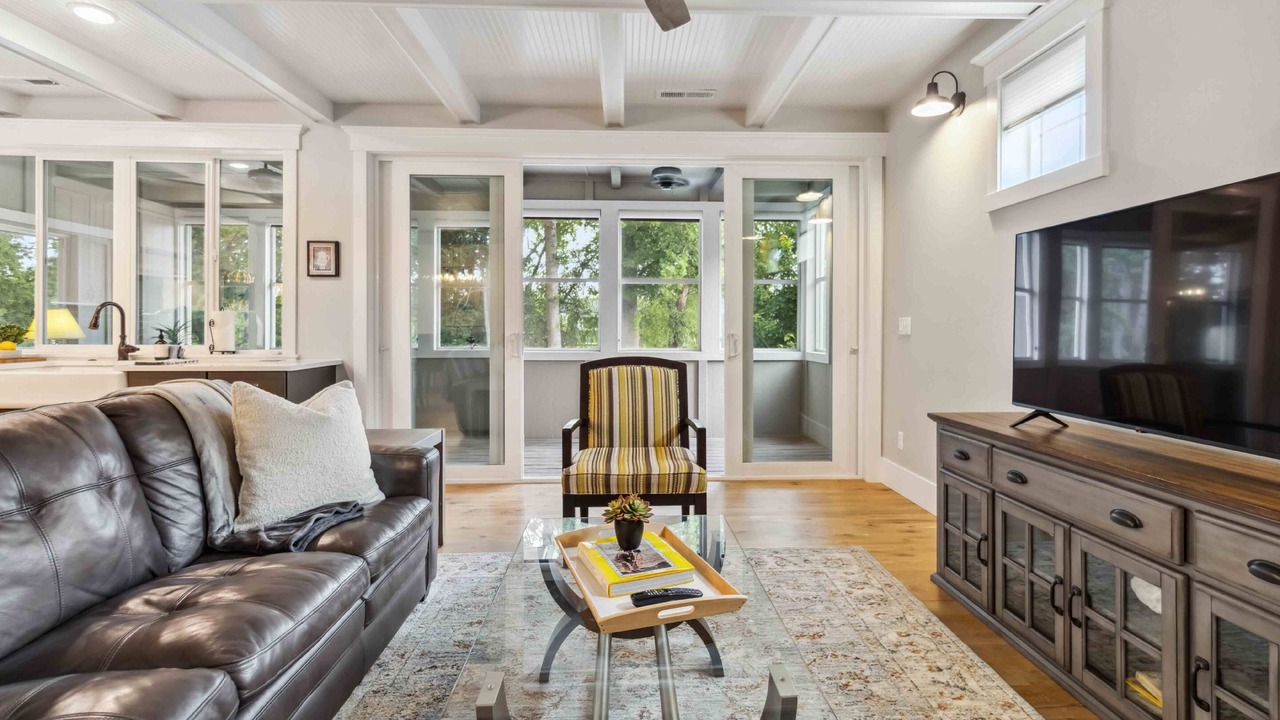 Photo of Livingroom in Eagle