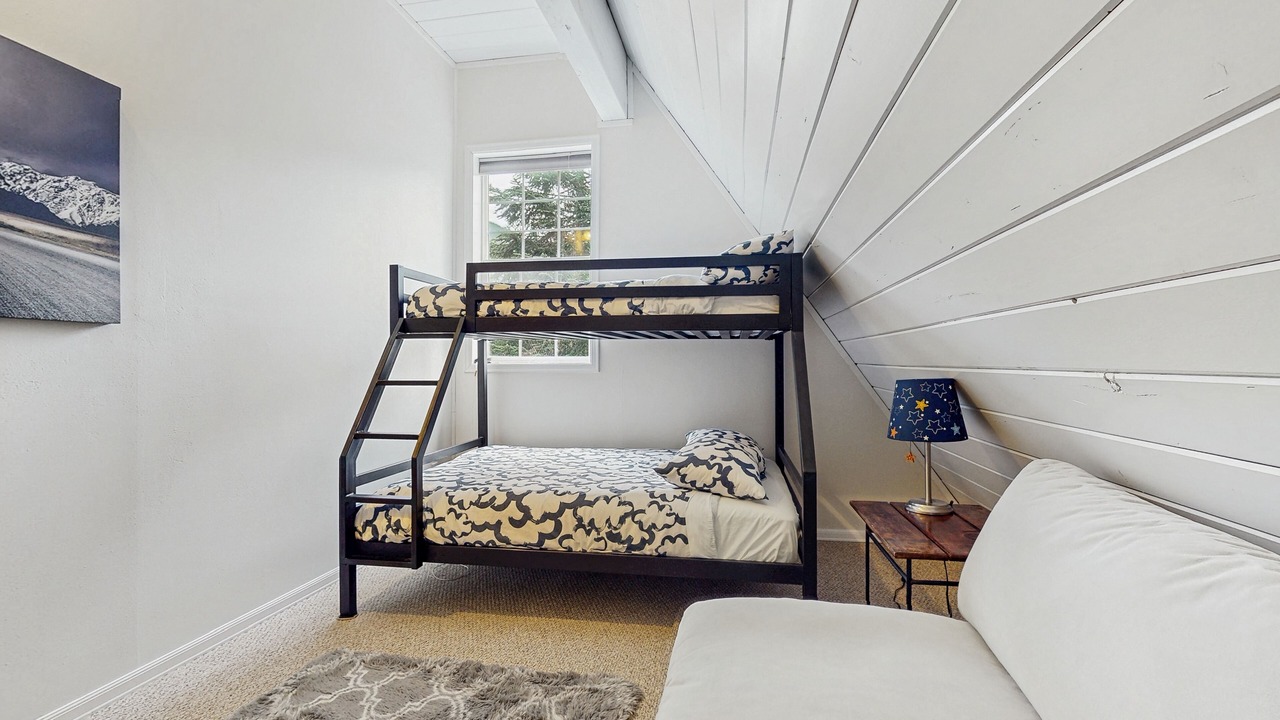 Photo of Bedroom in Snoqualmie Pass