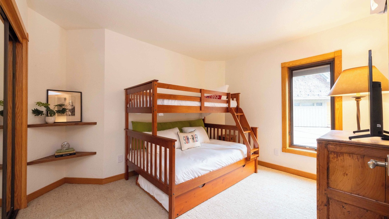 Photo of Bedroom in Warm Springs