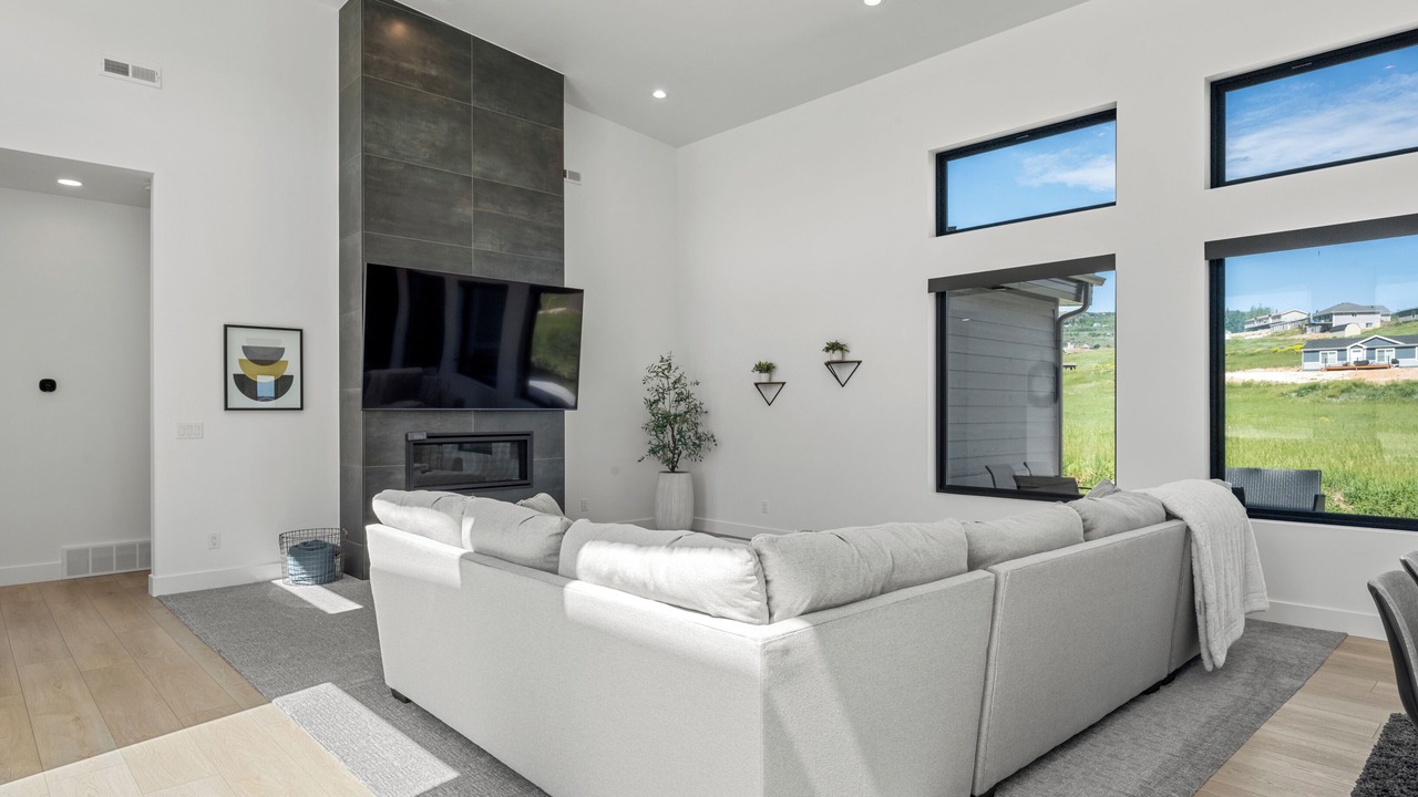 Photo of Livingroom in Sweetwater